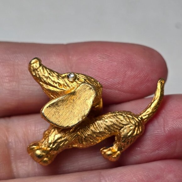 Vintage Gold Tone Dachshund Dog Lapel Pin Tie Tack Rhinestone Eyes Puppy Brooch - Picture 8 of 11